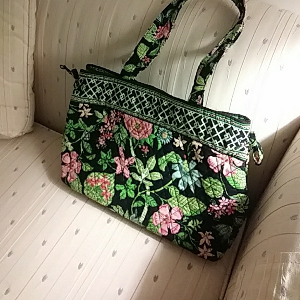 Handbag.       VERA BRADLEY